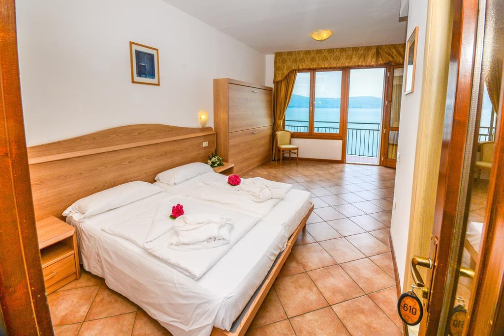 All Inclusive Hotel Piccolo Paradiso Toscolano Maderno Exteriör bild