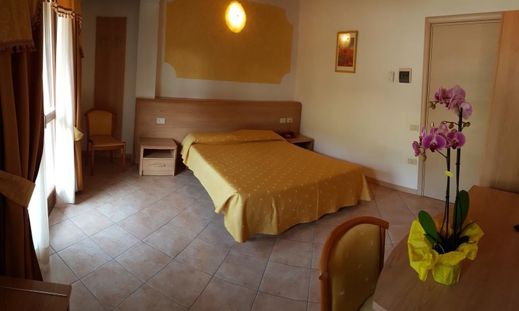 All Inclusive Hotel Piccolo Paradiso Toscolano Maderno Exteriör bild