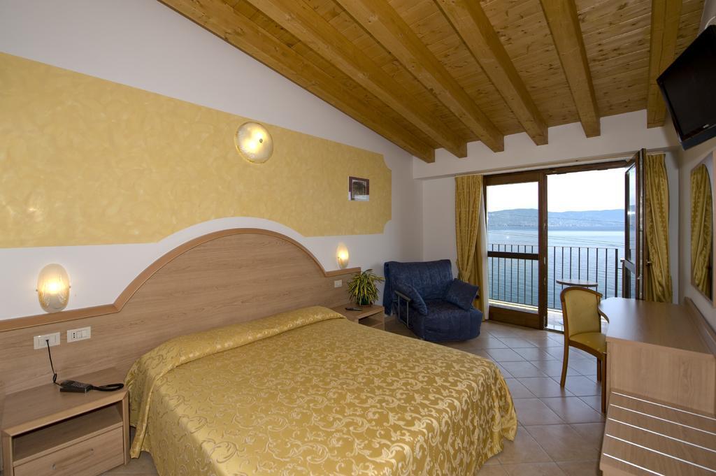 All Inclusive Hotel Piccolo Paradiso Toscolano Maderno Exteriör bild